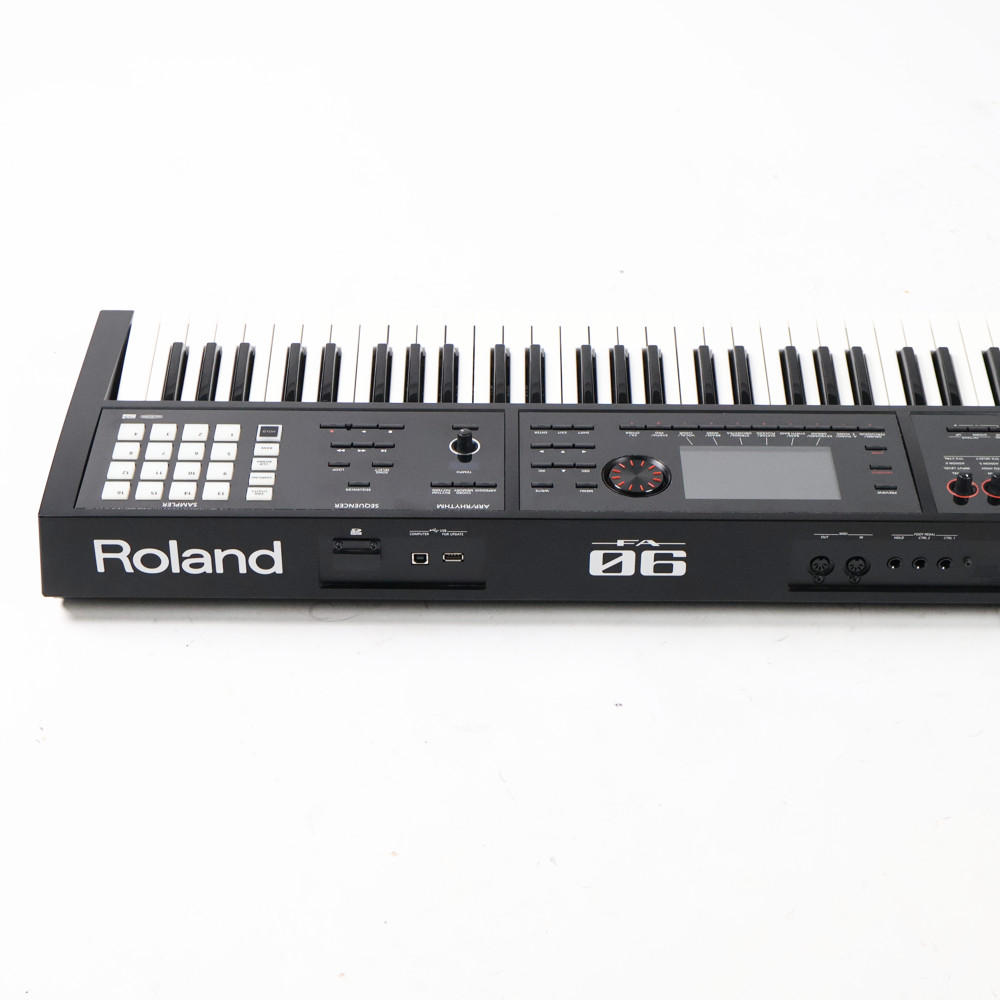 【中古】 ローランド ROLAND FA-06 Music Workstation シンセサイザー 側面