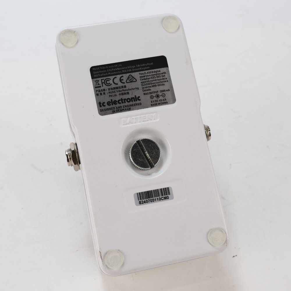 【中古】 チューナー tc electronic PolyTune 3 バッファー内蔵 ポリフォニックチューナー ポリチューン ペダルチューナー 底面