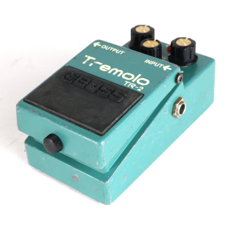 【中古】 トレモロ エフェクター BOSS TR-2 Tremolo ギターエフェクター 斜めアングル画像