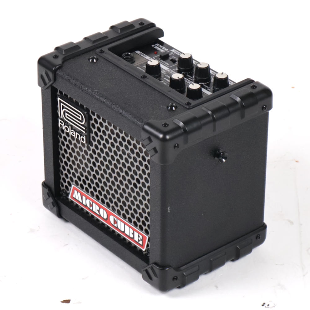 【中古】 ギターアンプ Roland ローランド MICRO CUBE BLACK コンボアンプ 斜めアングル画像
