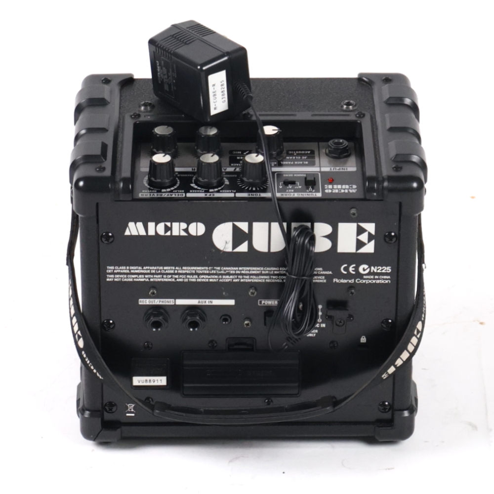 【中古】 ギターアンプ Roland ローランド MICRO CUBE BLACK コンボアンプ リア画像