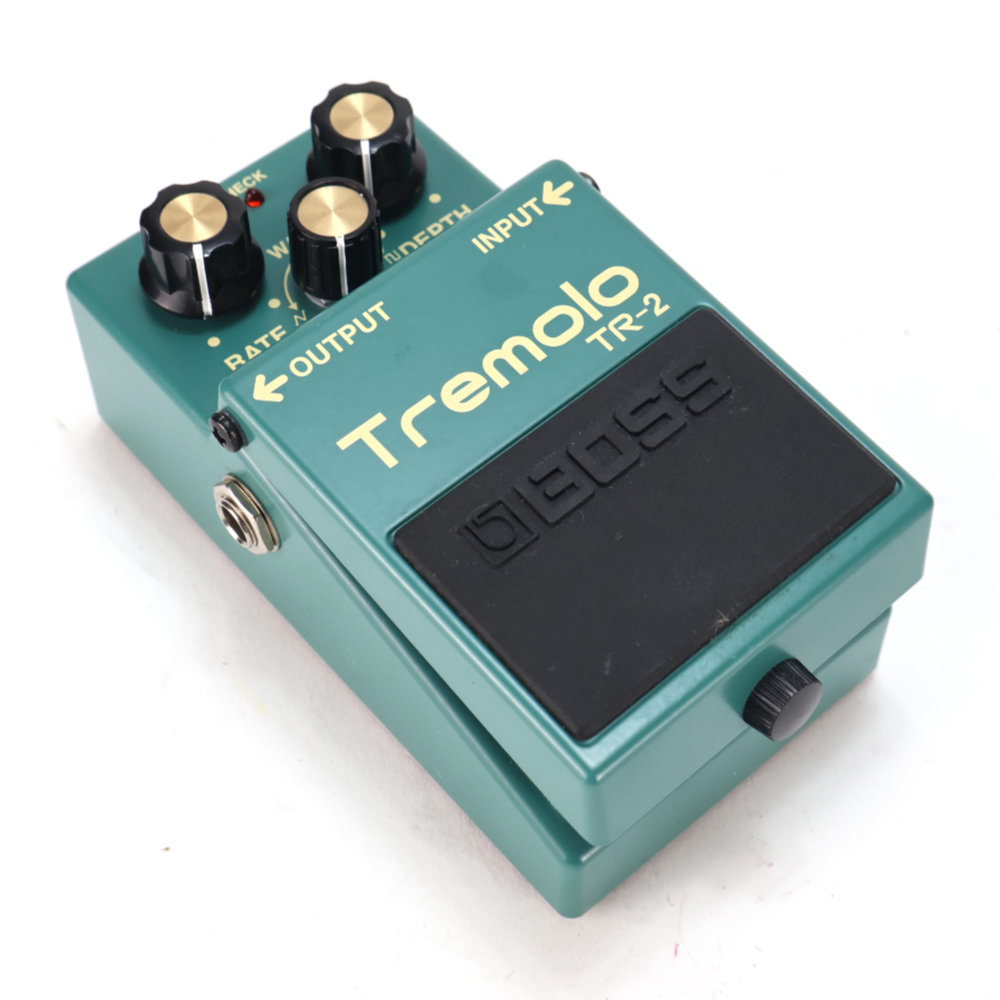 【中古】 トレモロ エフェクター BOSS TR-2 Tremolo ギターエフェクター 斜めアングル画像