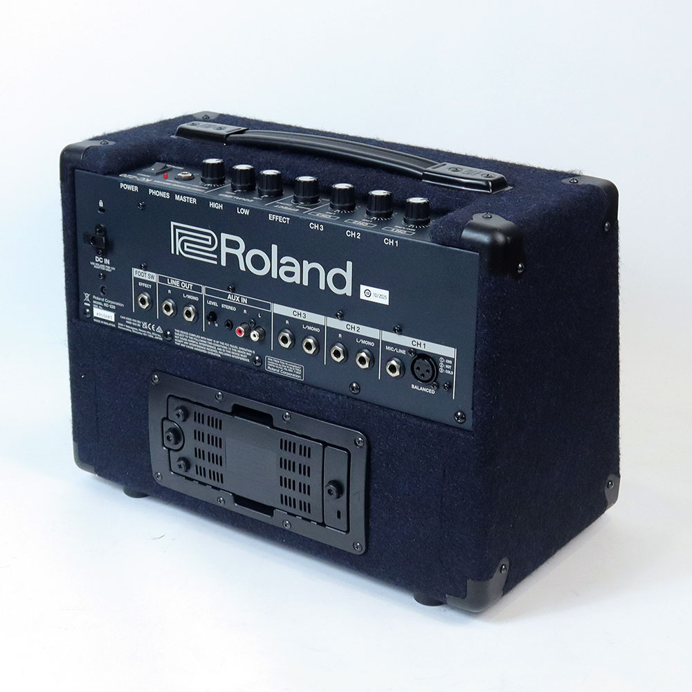 【中古】 キーボードアンプ ローランド ROLAND KC-220 キーボード用アンプ 電池駆動対応 簡易PA 全体