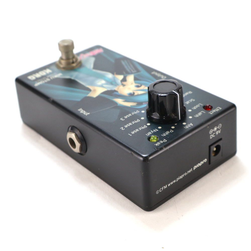 【中古】 ギターでミクが歌う KORG MIKU STOMP ギターエフェクター リア斜めアングル画像