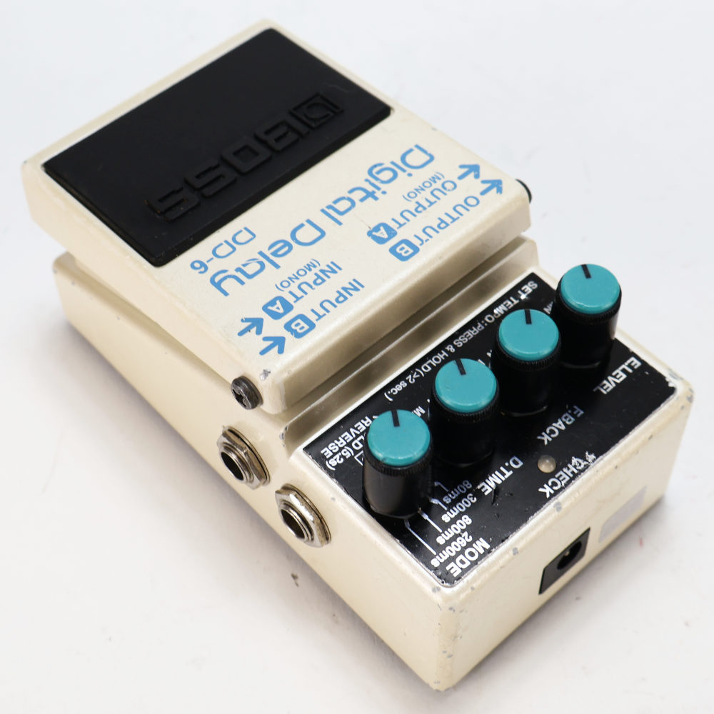 【中古】ディレイ エフェクター BOSS DD-6 Digtal Delay ギターエフェクター 本体画像 斜め 