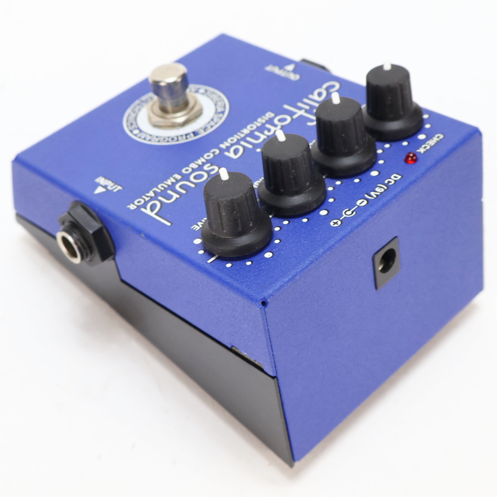 【中古】 ディストーション AMT ELECTRONICS California Sound 本体画像 斜め 