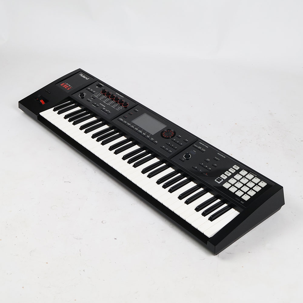 【中古】 ROLAND FA-06 Music Workstation シンセサイザー 全体