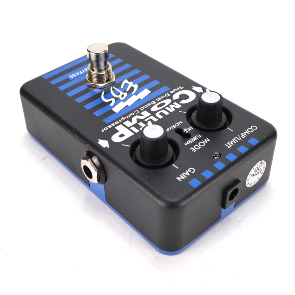 【中古】コンプレッサー エフェクター EBS MultiComp BLACK LABEL ベースエフェクター リア斜めアングル画像