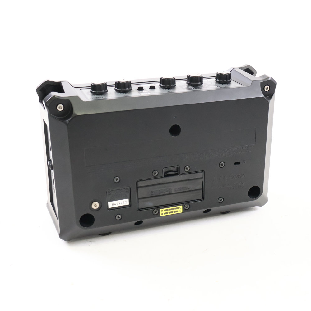 【中古】 ポータブルアンプ ROLAND ローランド MOBILE CUBE モバイルキューブ 背面