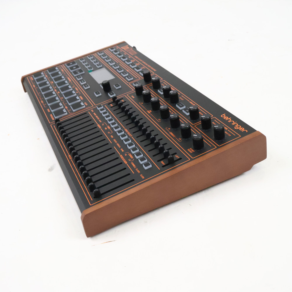 【中古】 ベリンガー リズムマシン ドラムマシン BEHRINGER LM DRUM ハイブリッドサンプリングドラムマシン 詳細画像