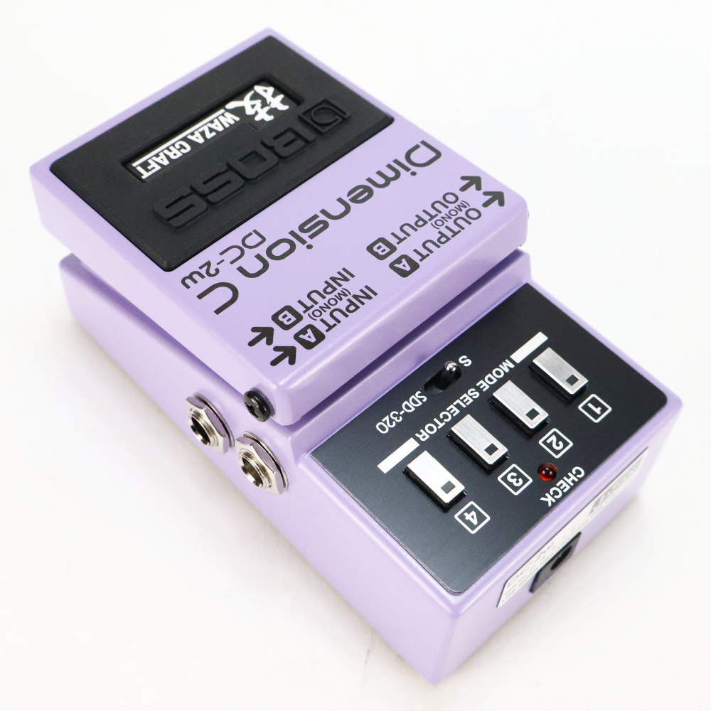 【中古】 BOSS DC-2W WAZA CRAFT Dimension C ディメンションコーラス ギターエフェクター 本体画像 斜め 