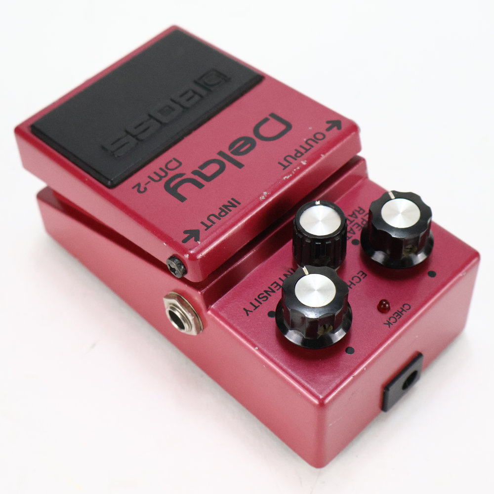 【中古】 アナログディレイ エフェクター BOSS DM-2 Delay 1981年頃製造 前期モデル Made in Japan ギターエフェクター 本体画像 斜め 2