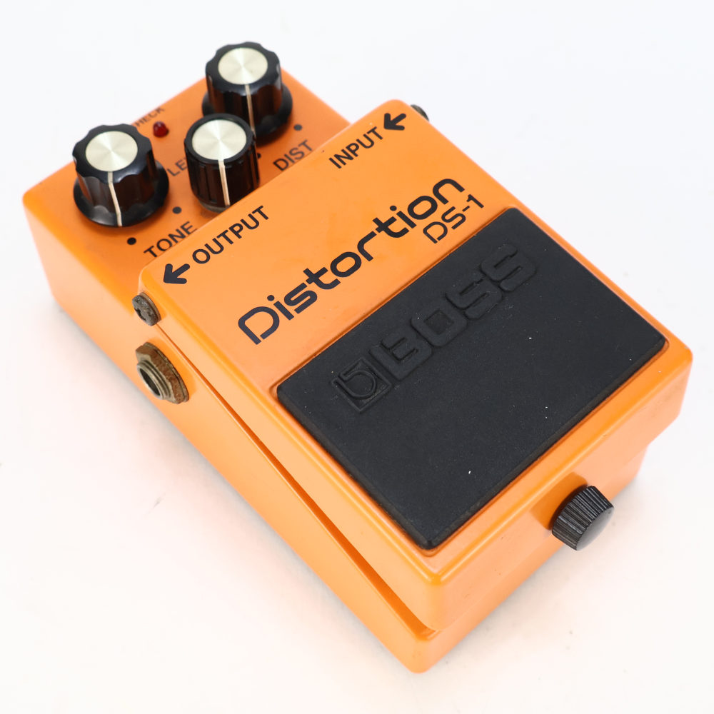 【中古】 ディストーション エフェクター BOSS DS-1 Distortion Made in Japan ギターエフェクター 本体画像 斜め 2