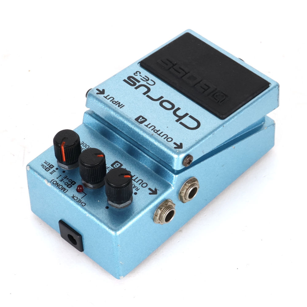 【中古】 コーラス エフェクター BOSS CE-3 Chorus Made in JAPAN ギターエフェクター リア斜めアングル画像