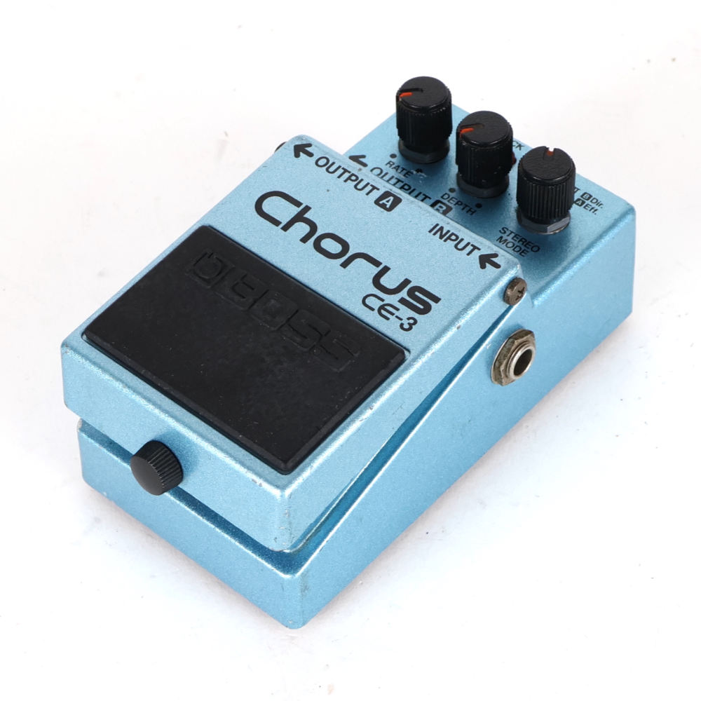 【中古】 コーラス エフェクター BOSS CE-3 Chorus Made in JAPAN ギターエフェクター 斜めアングル画像