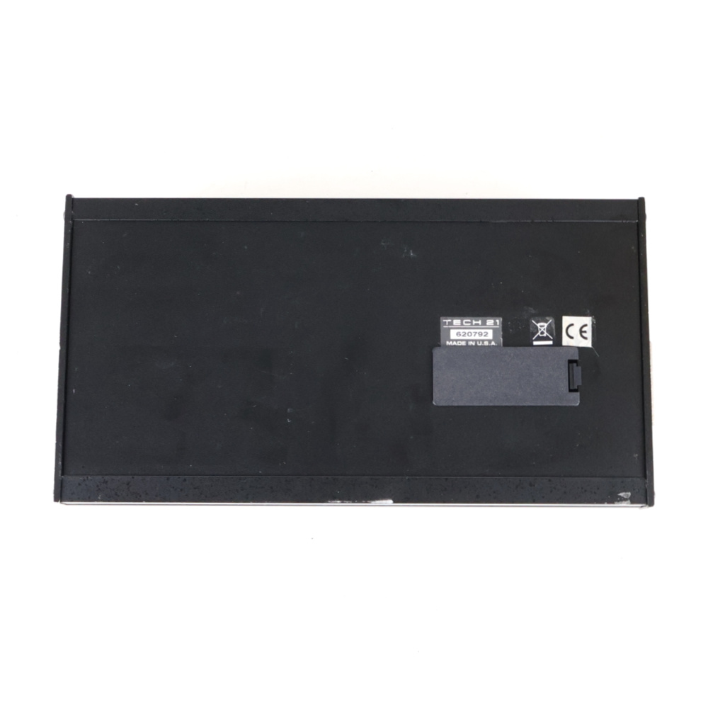 【中古】 ベース用プリアンプ TECH21 SANSAMP Bass Driver Deluxe ボトム画像