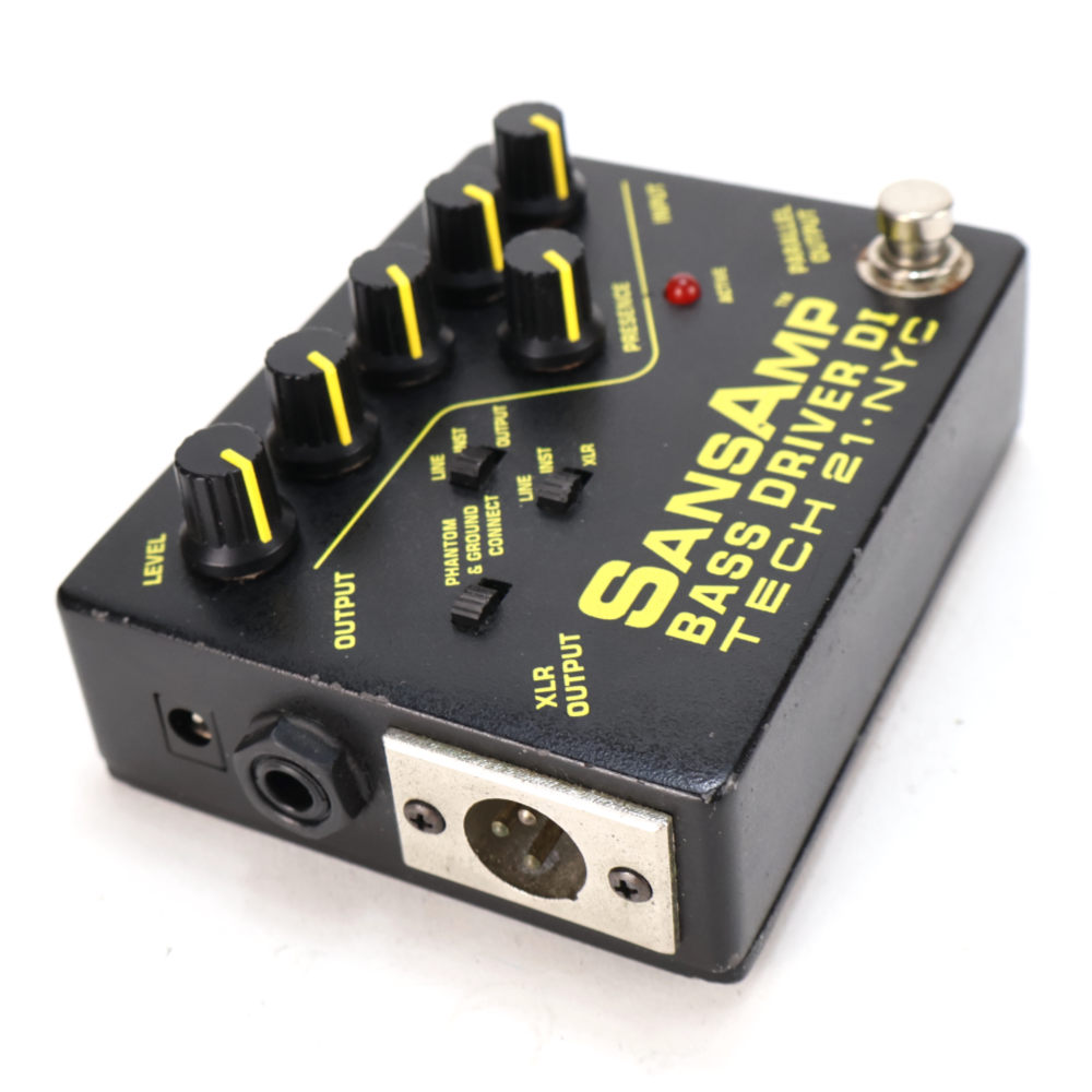 【中古】サンズアンプ ベースドライバーDI TECH21 SansAmp BASS DRIVER DI 旧仕様 ベース用DI プリアンプ 斜めアングル画像