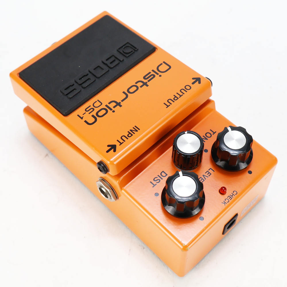 【中古】ディストーション エフェクター BOSS DS-1 Distortion ギターエフェクター 本体画像 斜め