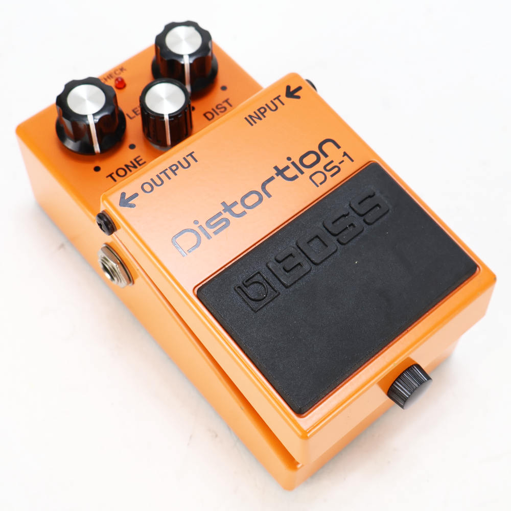 【中古】ディストーション エフェクター BOSS DS-1 Distortion ギターエフェクター 本体画像 斜め 2