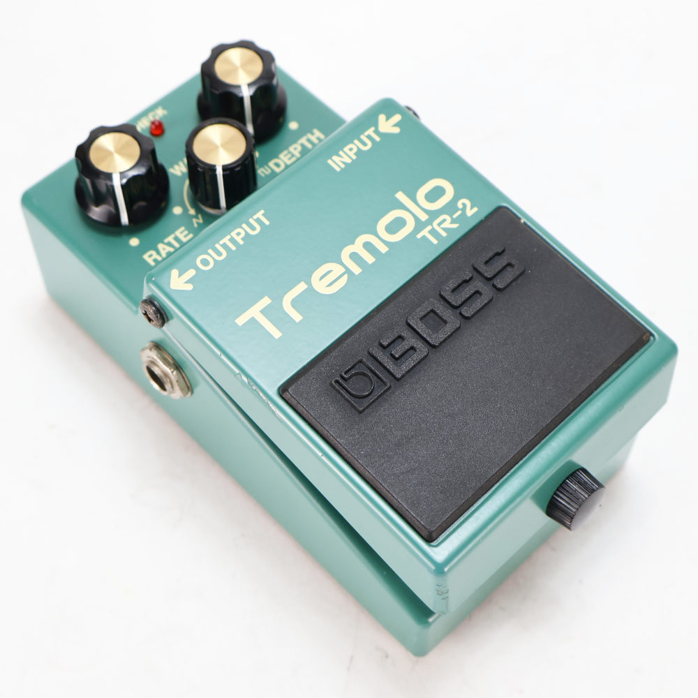 【中古】 トレモロ エフェクター BOSS TR-2 Tremolo ギターエフェクター 本体画像 斜め 2