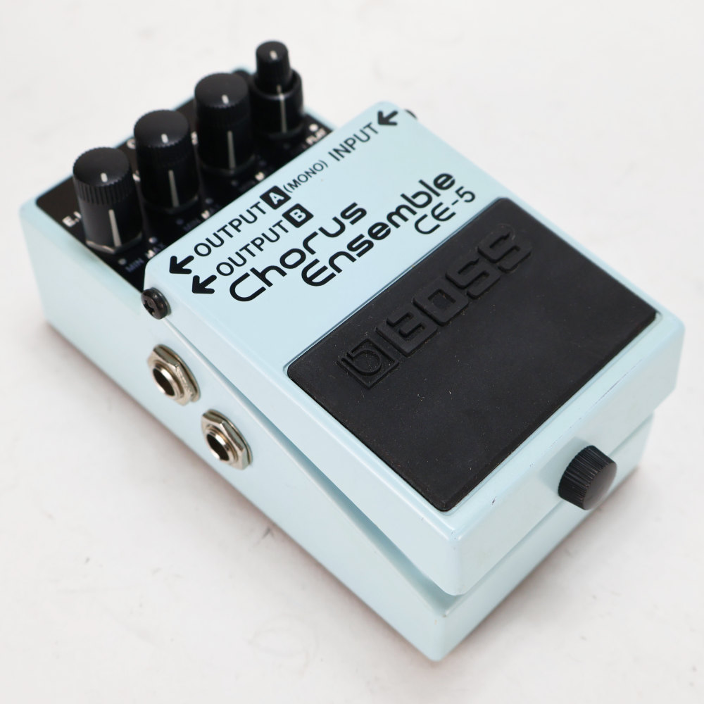 【中古】コーラスアンサンブル エフェクター BOSS CE-5 Chorus Ensemble ギターエフェクター 本体画像 斜め 2