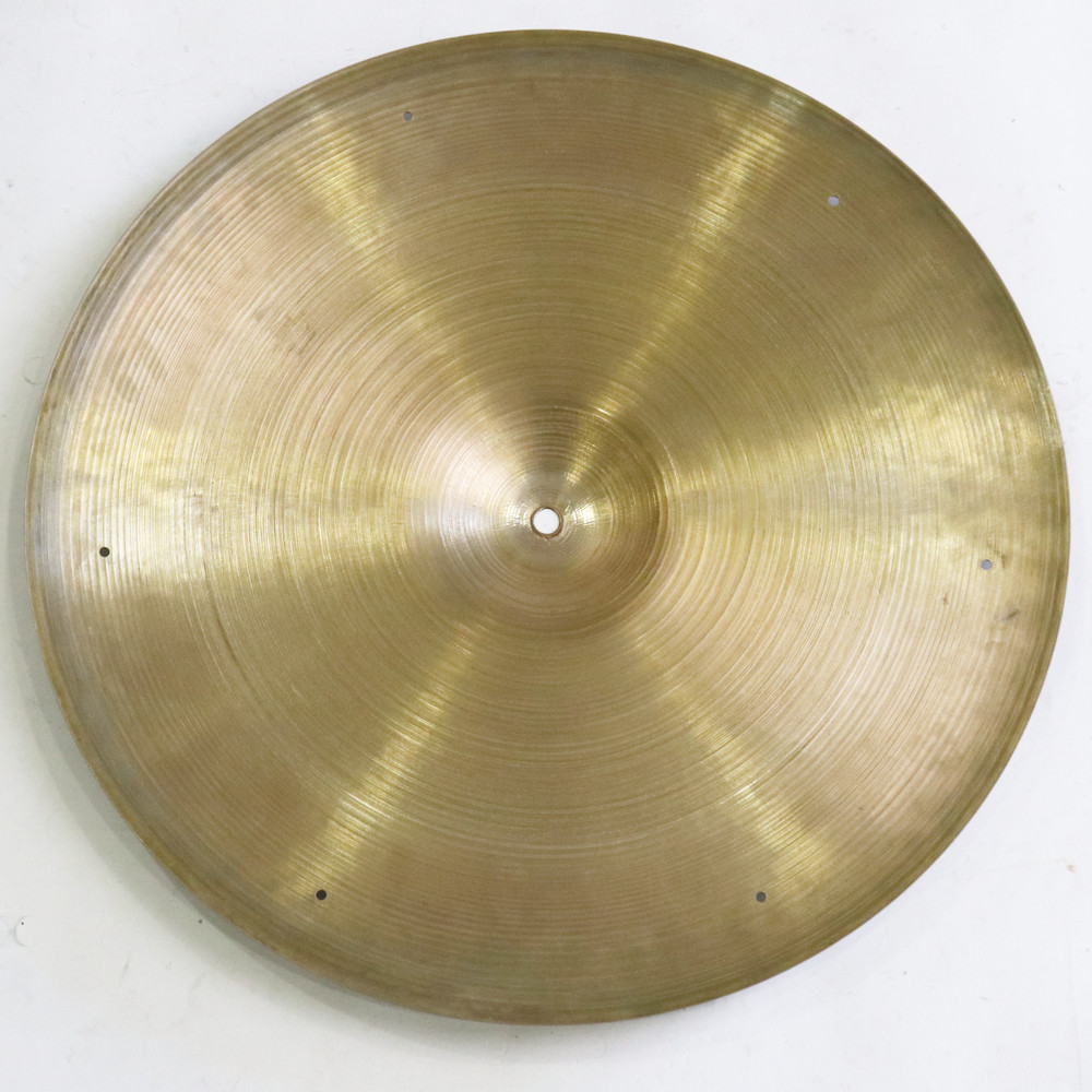 【中古】 リベットホール付きライドシンバル ジルジャン ZILDJIAN A Zildjian SIZZLE 20インチ ライドシンバル 裏面