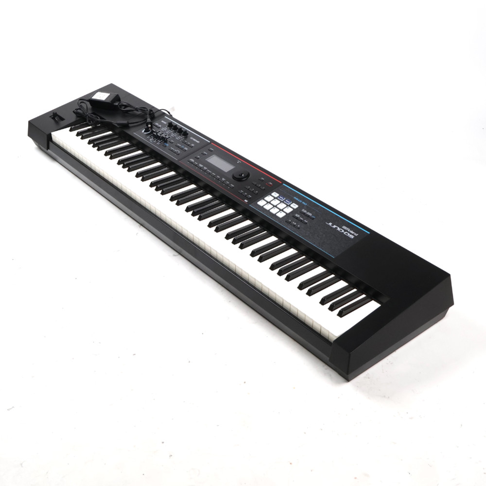 【中古】 ROLAND ローランド JUNO-DS88 シンセサイザー 斜めアングル画像