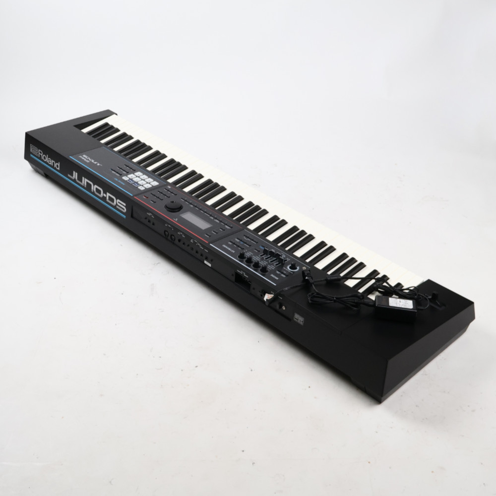 【中古】 ROLAND ローランド JUNO-DS88 シンセサイザー リア斜めアングル画像