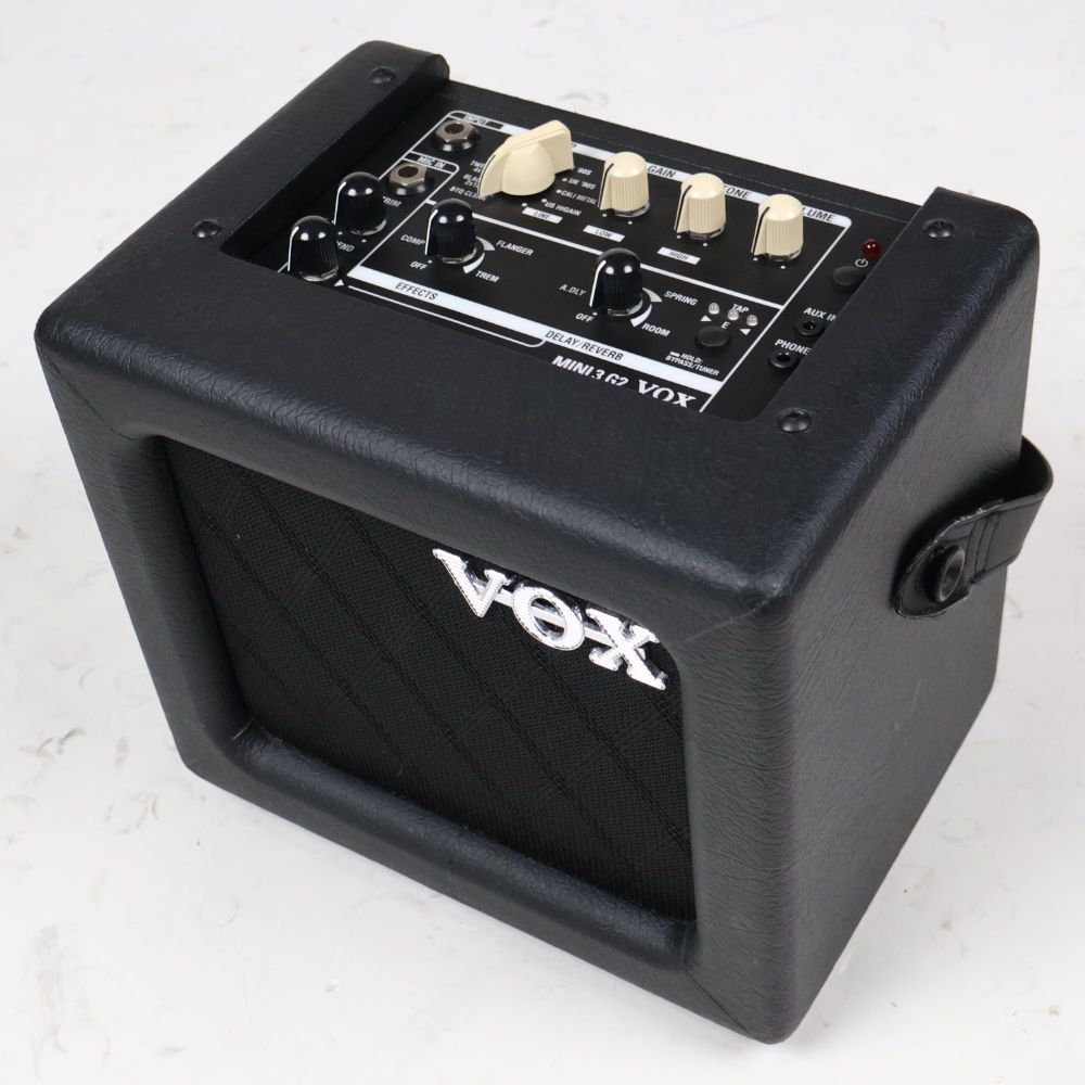 【中古】 小型ギターコンボアンプ VOX MINI3 G2 BK ギターアンプ 本体画像 斜め 