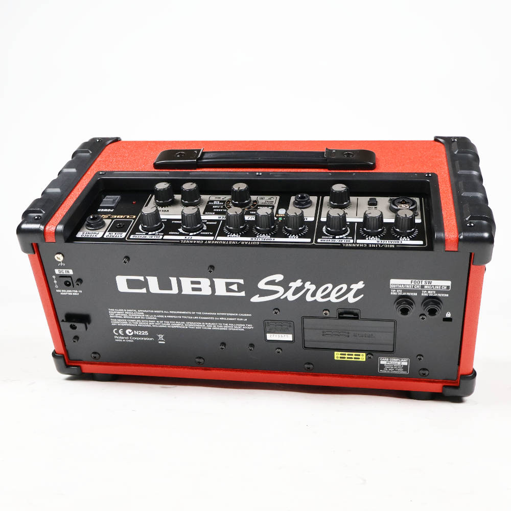 【中古】 ギターアンプ ローランド ROLAND CUBE Street RED 乾電池駆動パフォーマンス用ステレオアンプ ギターアンプ 本体画像 裏