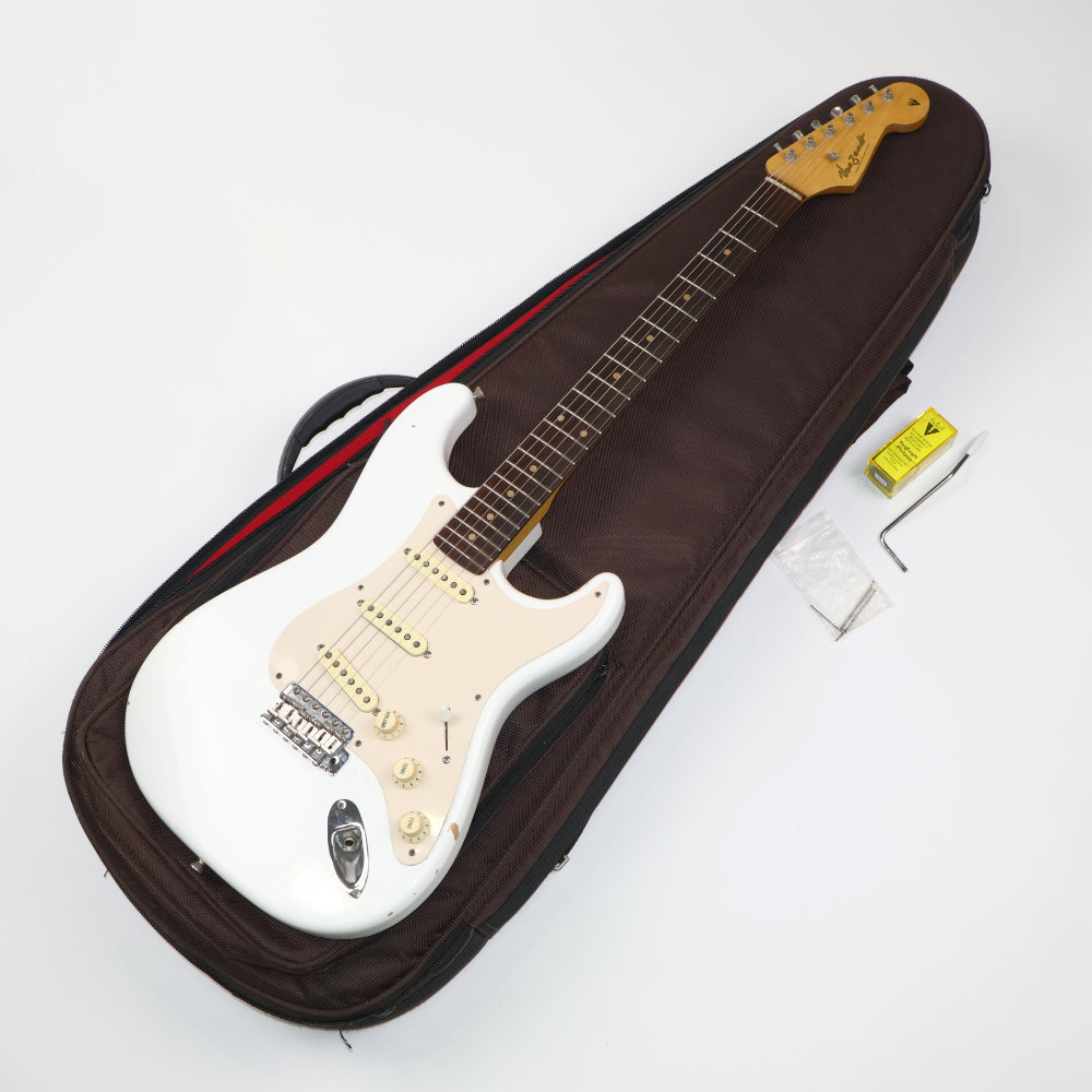 【中古】 エレキギター Van Zandt STV Rosewood FingerBoard White センターPU同タイプに交換済み ヴァンザント