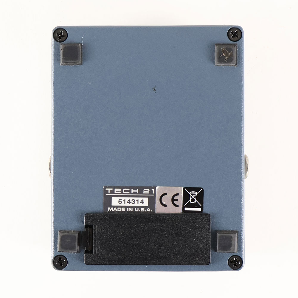 【中古】 ベースプリアンプ エフェクター TECH21 SansAmp VT Bass ベース用アンプシミュレーター ベースエフェクター 裏面