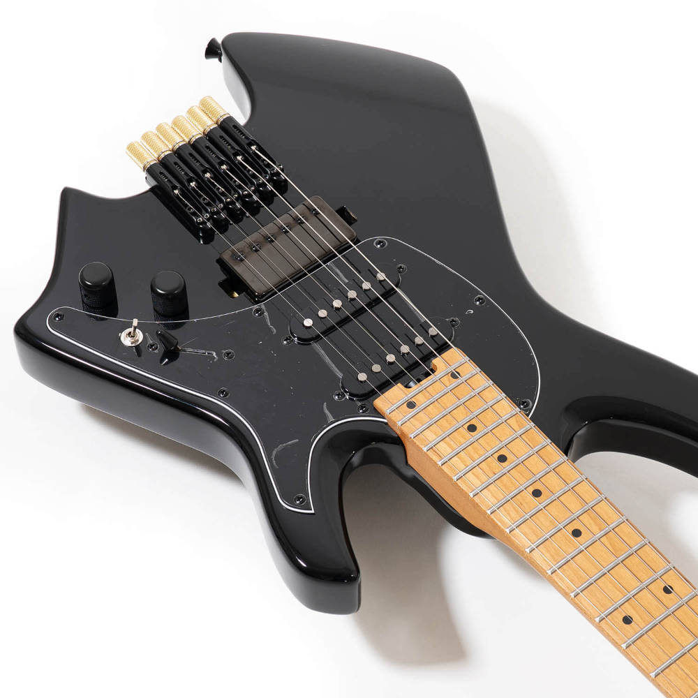 Sfida スフィーダ SHG-750 BK エレキギター ボディ斜めアングル画像