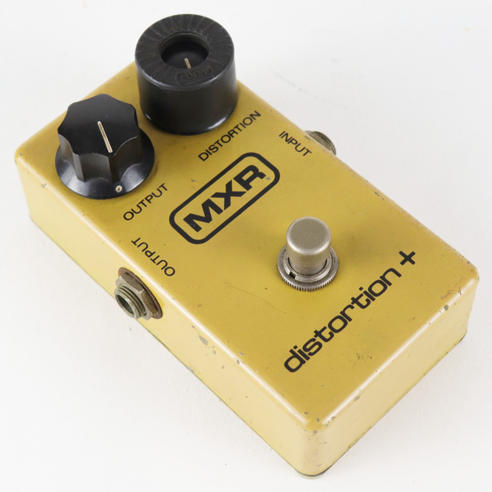 【中古】 MXR DISTORTION+ Block Logo 1981年製 ギターエフェクター 本体画像 斜め 2