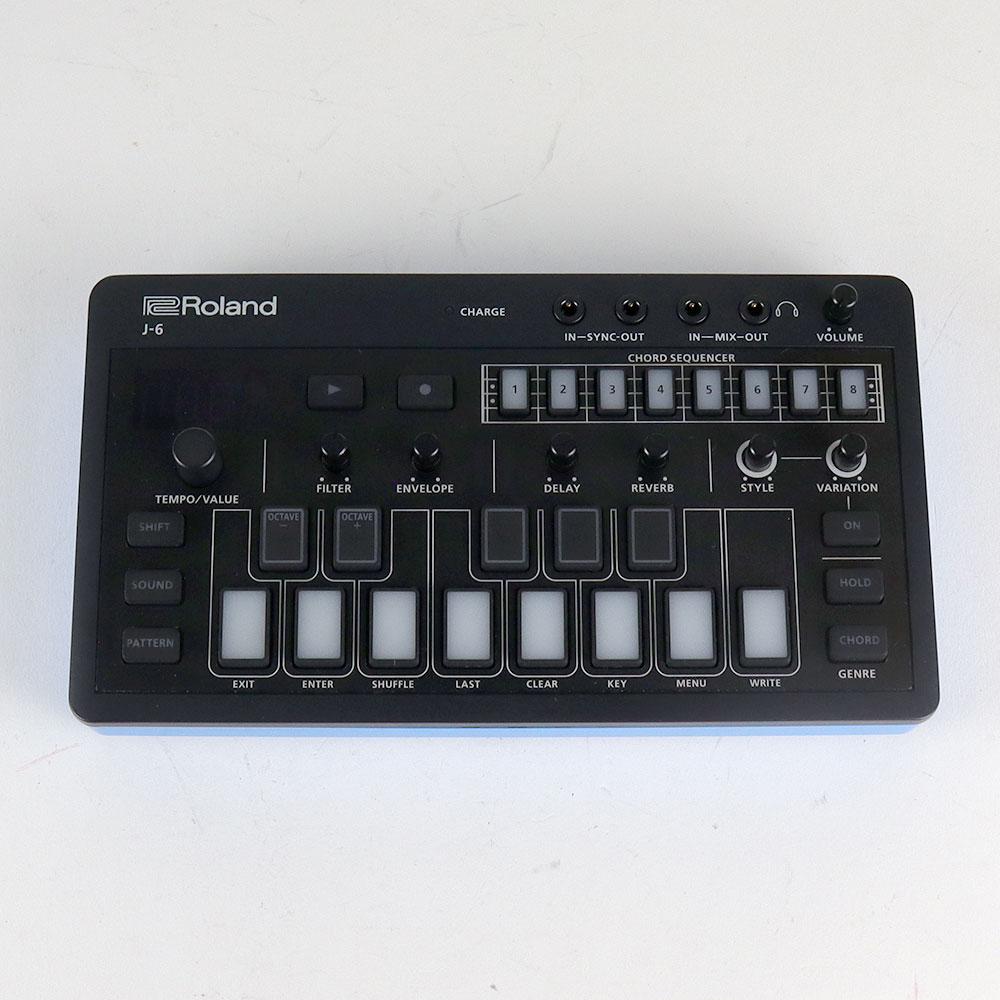 【中古】 ROLAND J-6 CHORD SYNTHESIZER AIRA COMPACT コードシンセサイザー シーケンサー 正面