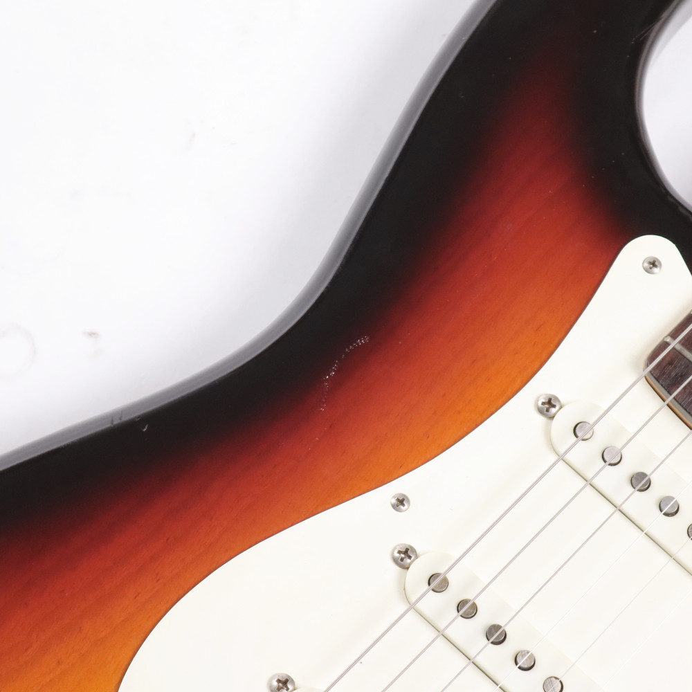 【中古】 エレキギター Fender Japan Extrad Series ST62-1200 3TS 1989年製 アッシュボディー 2.94kg 軽量個体 一部塗装ダメージあり 傷