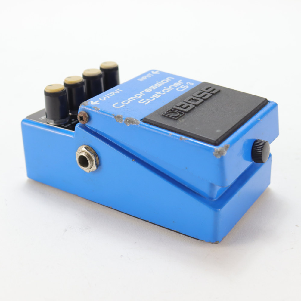 【中古】 コンプレッサー エフェクター BOSS CS-3 Compression Sustainer Made in Japan ギターエフェクター 斜めアングル画像