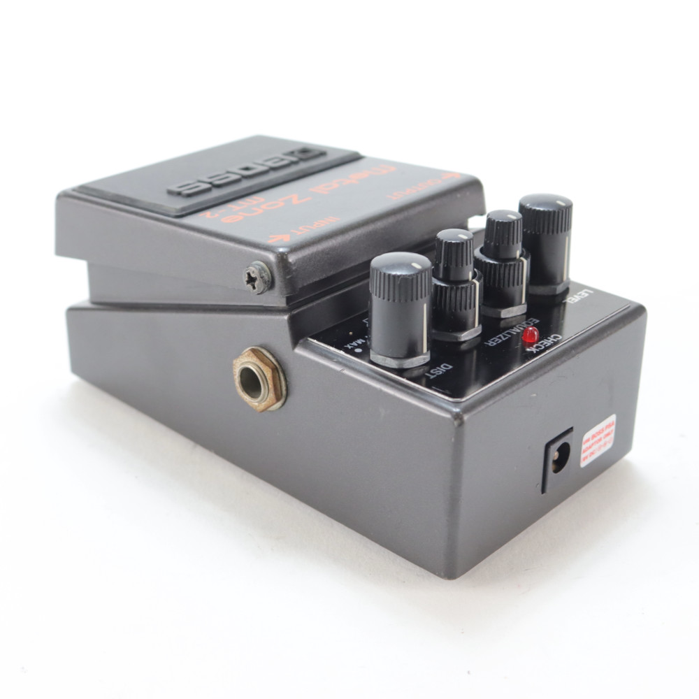 【中古】メタルゾーン エフェクター BOSS MT-2 Metal Zone ボス ギターエフェクター リア斜めアングル画像