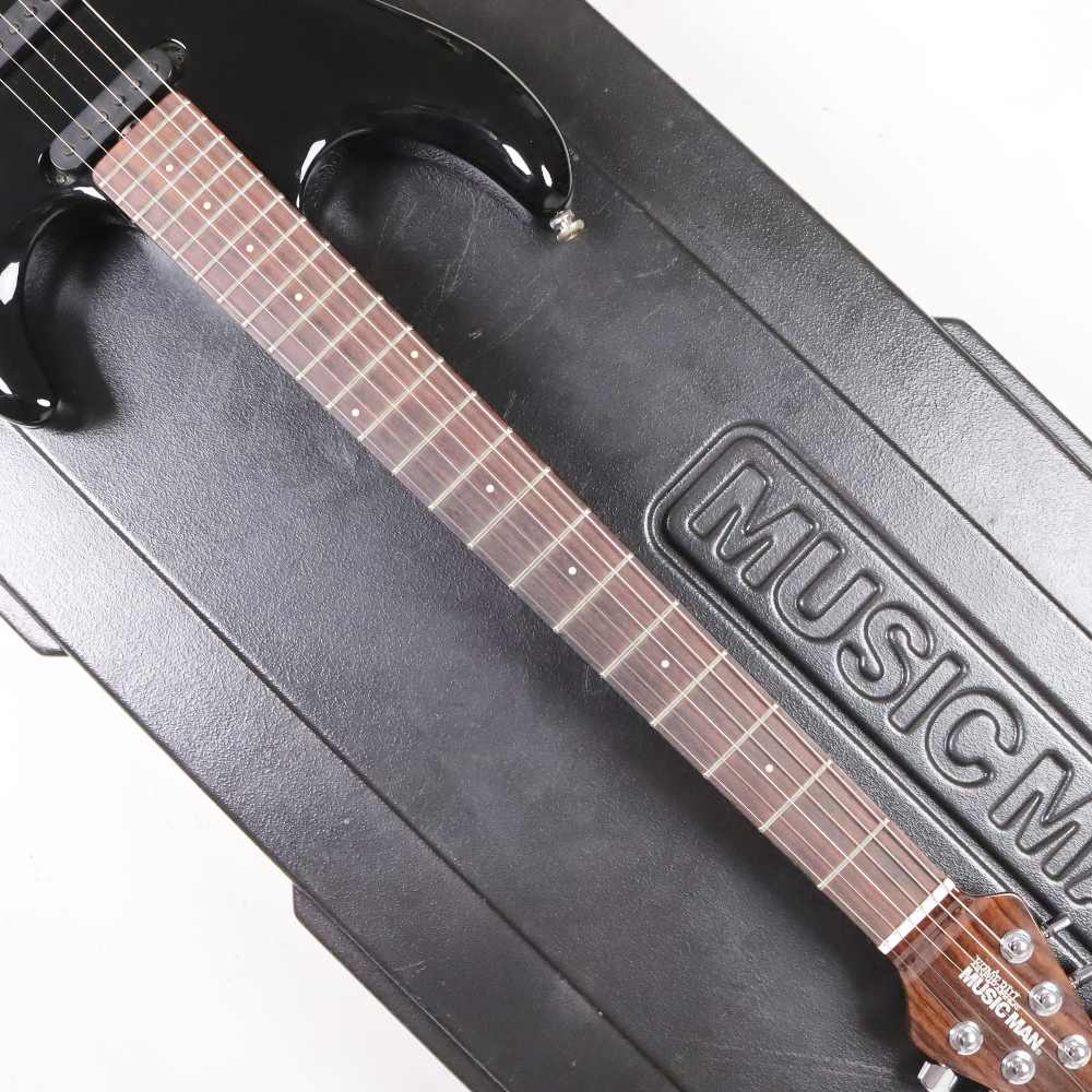 【中古】 エレキギター Music Man Luke III HSS Rosewood Neck Black 2012年製 Steve Lukather Signature Model ミュージックマン 初期型 ネック