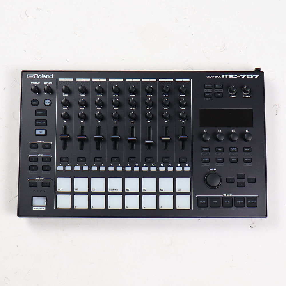 【中古】 ローランド ROLAND MC-707 GROOVEBOX グルーヴボックス 正面