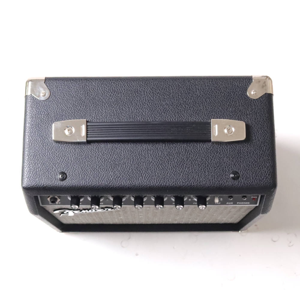 【中古】 Fender フェンダー Champion II 25 100V JP ギターコンボアンプ トップ画像