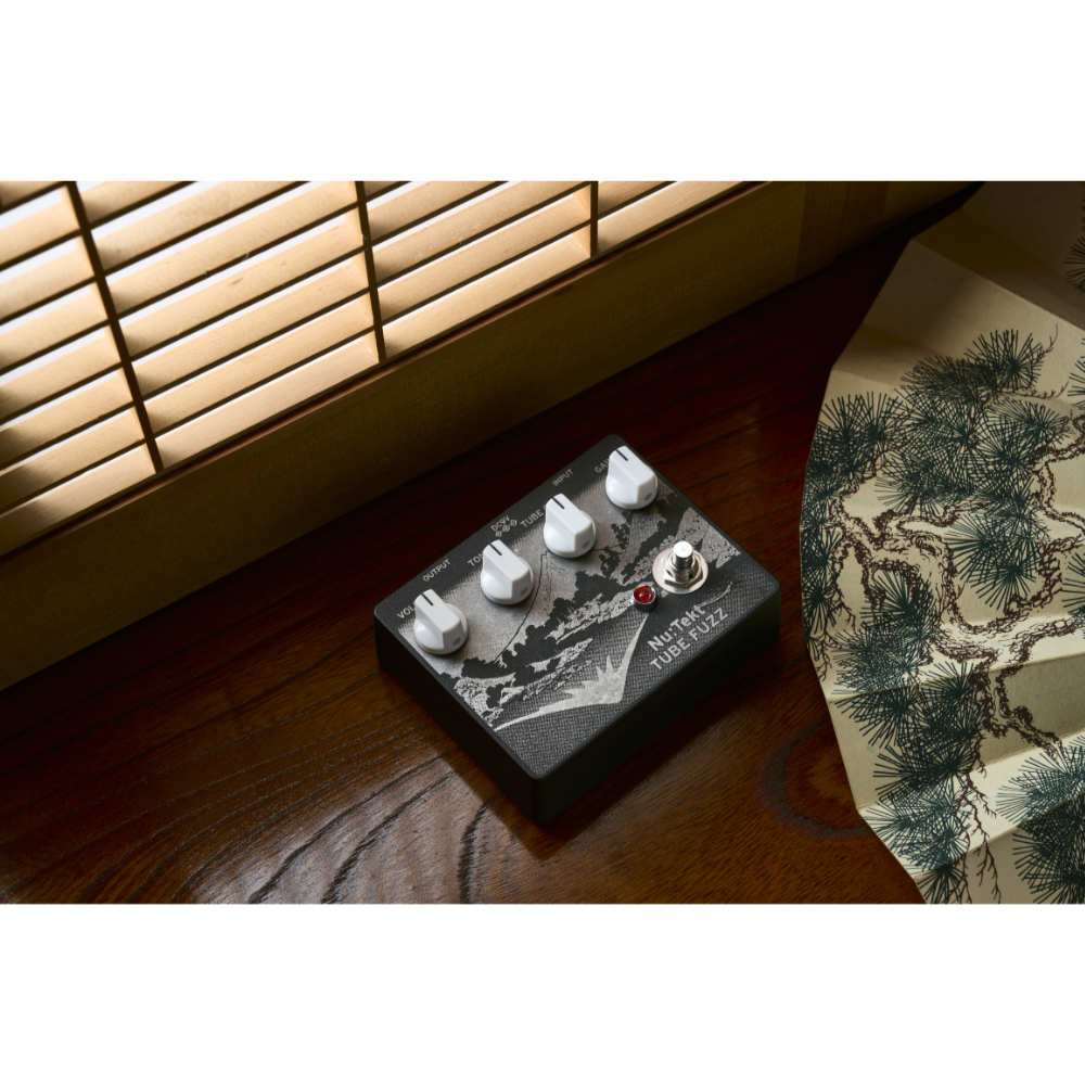 Nu:Tekt by KORG FZ-S Tube Fuzz Nutube真空管を使用したファズ ライフスタイル画像