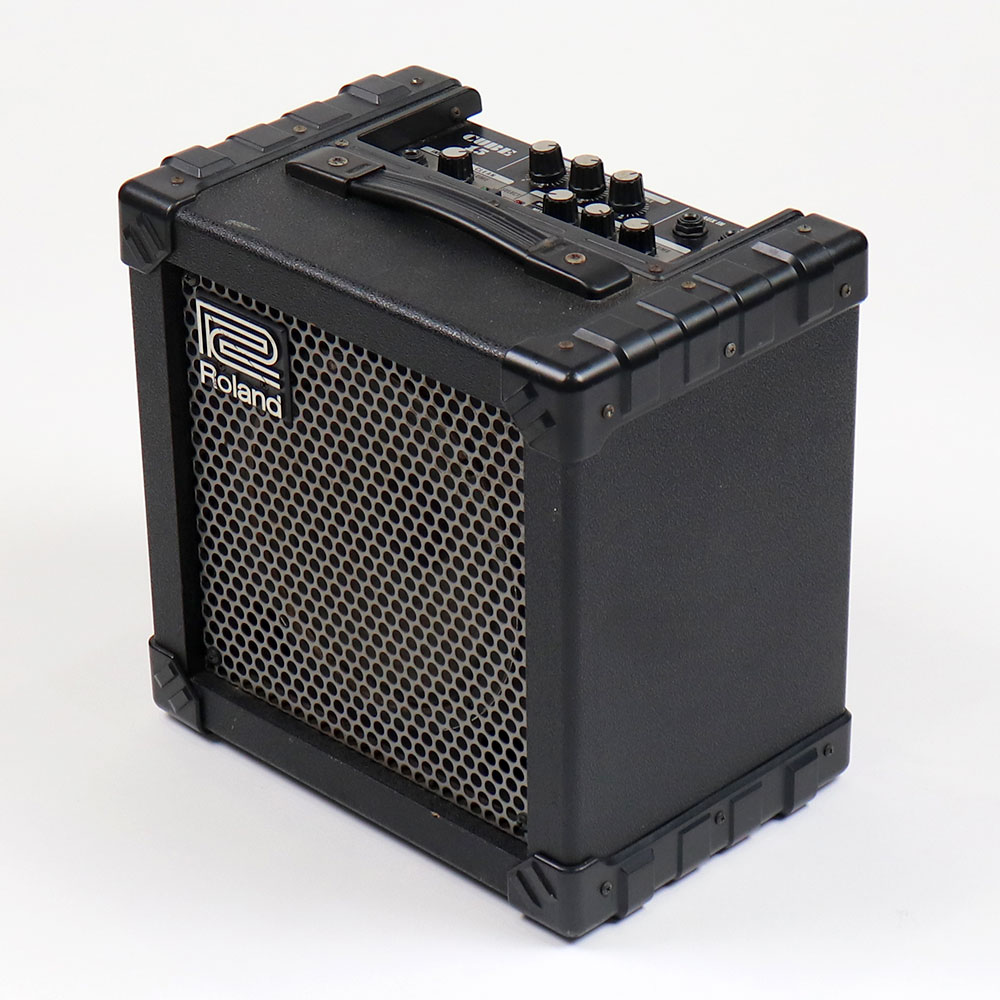 【中古】 ギターアンプ ROLAND CUBE-15 ローランド キューブ 4種類のアナログ歪み回路搭載 全体