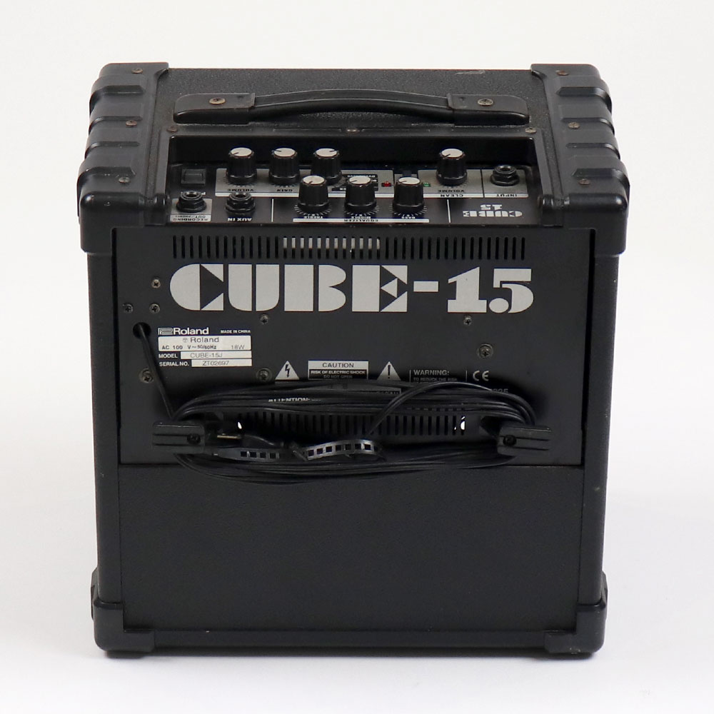 【中古】 ギターアンプ ROLAND CUBE-15 ローランド キューブ 4種類のアナログ歪み回路搭載 背面
