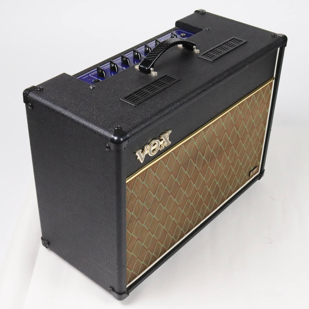 【中古】 ギターアンプ VOX AC15VR コンボアンプ ボックス 本体画像 斜め