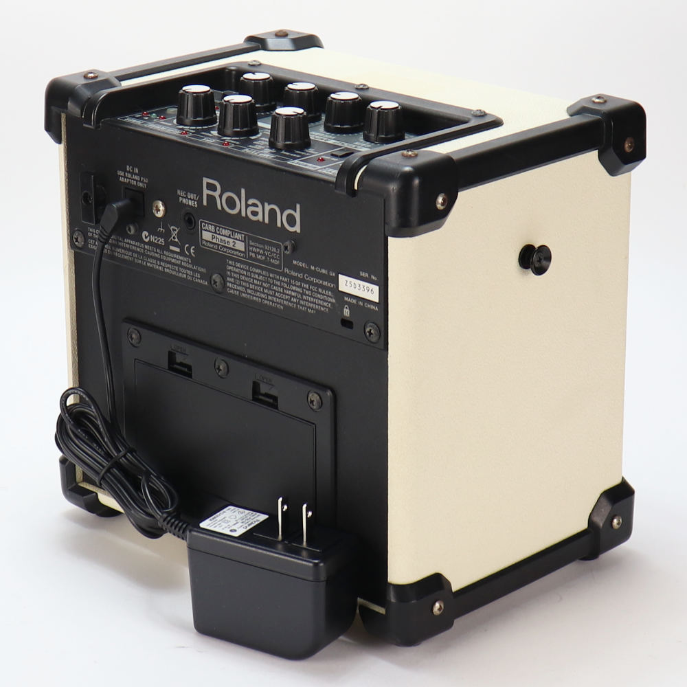【中古】 ギターアンプ Roland MICRO CUBE GX WHITE 本体画像 斜め 2