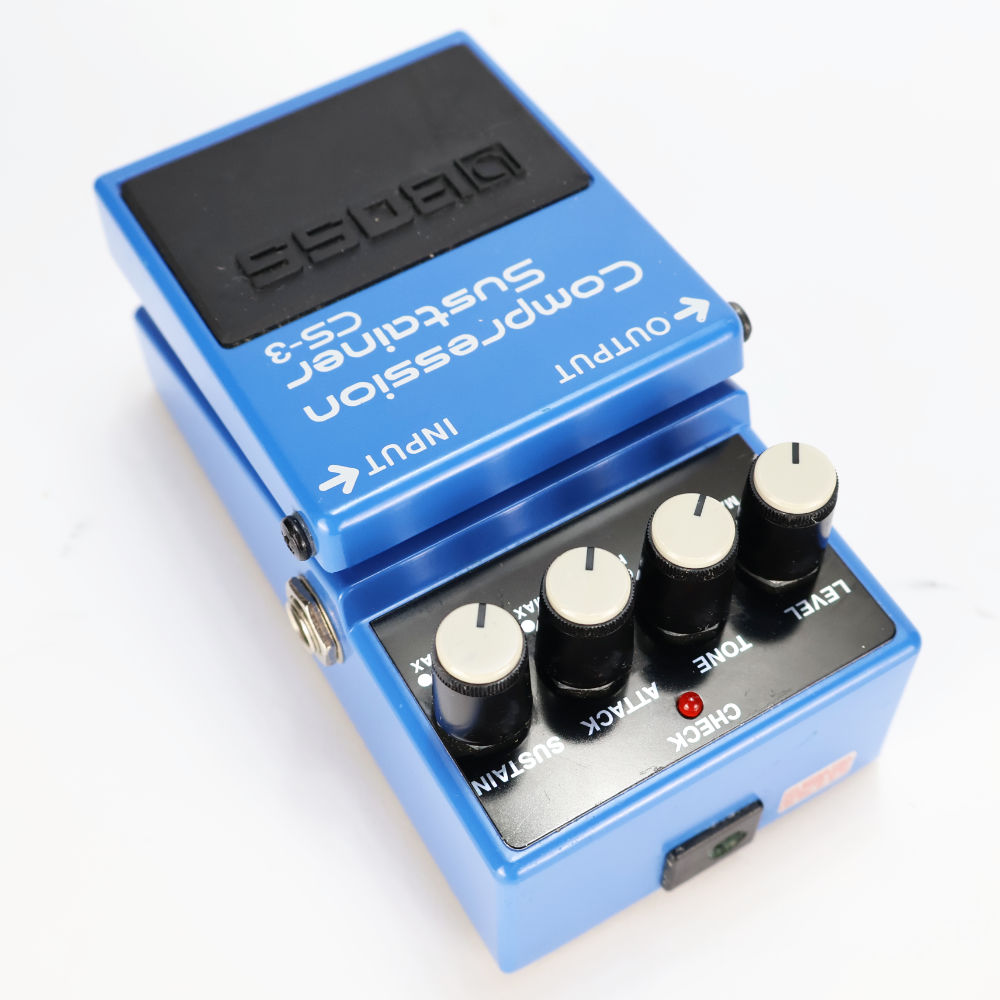 【中古】コンプレッサー エフェクター BOSS CS-3 Compression Sustainer ギターエフェクター 本体画像 斜め