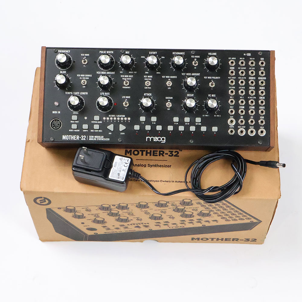 【中古】 シンセサイザー moog Sound Studio Mother-32＆DFAM モーグ サウンドスタジオ Mother-32/DFAM/ミキサーセット 本体