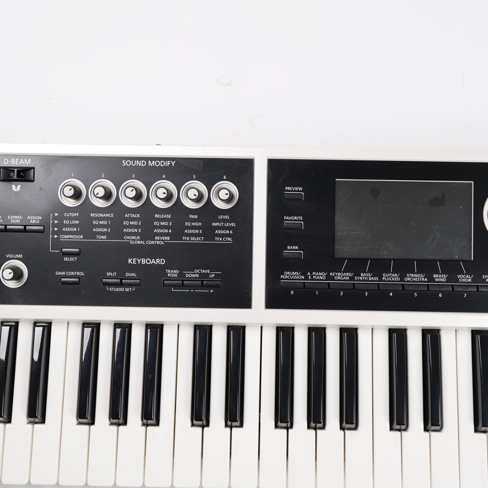 【中古】 ROLAND ローランド FA-06-SC Music Workstation シンセサイザー 限定ホワイトカラー コントロール