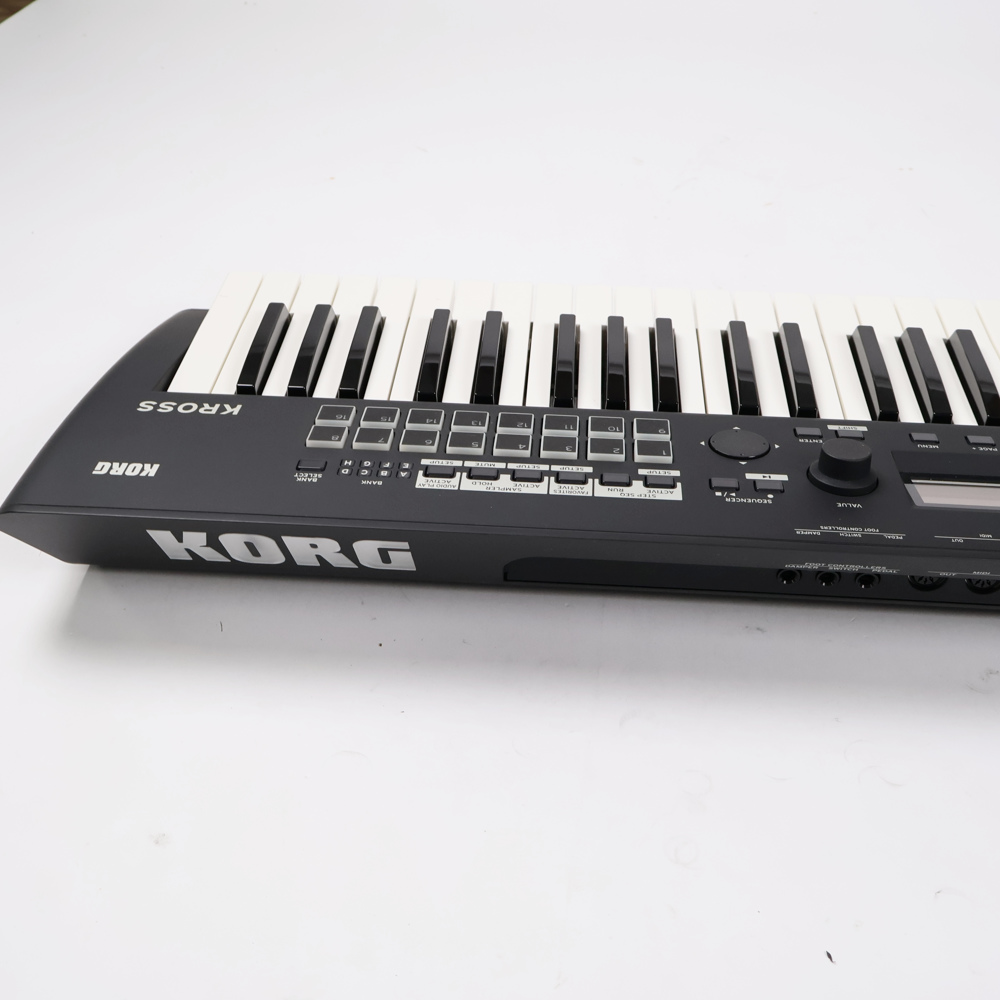【中古】 KORG KROSS2-61-MB マットブラック シンセサイザー 側面